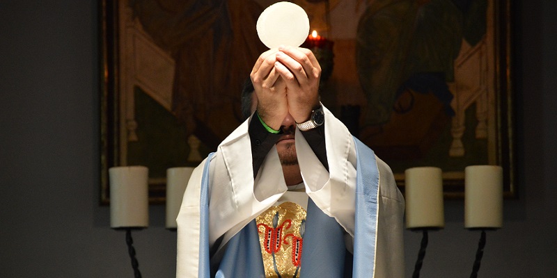 Un debate sobre la Presencia Real de Cristo en la Eucaristía