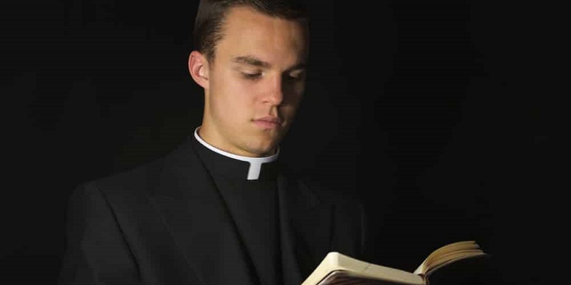 Padrecito, ¿Por que no se casa?